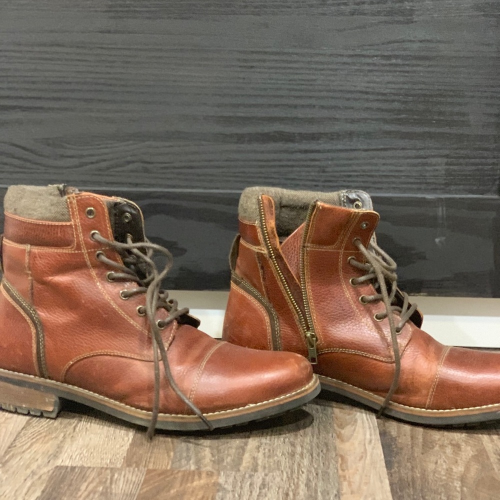 Ankle leather boots